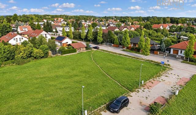 Prodej stavebního pozemku 745 m², Nade Mlýnem, Neratovice – Lobkovice, okres Mělník