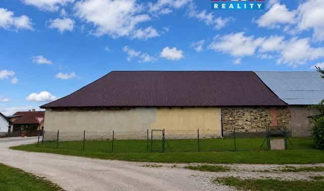 Pronájem skladovacích prostor 350 m², Bykoš, okres Beroun