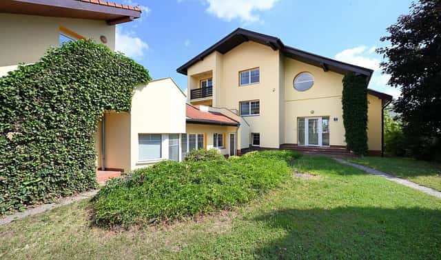 Pronájem domu 454 m² s pozemkem 726 m², 7. května, Praha 4 – Chodov