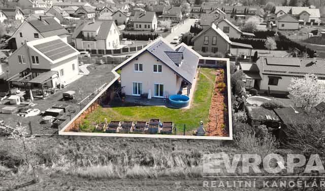 Prodej domu 145 m² s pozemkem 663 m², Břežany II, okres Kolín