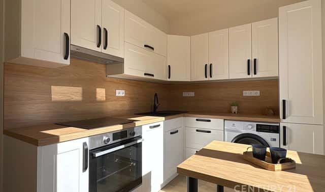 Pronájem bytu 2+1 52 m², Zdeňka Štěpánka, Frýdek-Místek – Místek