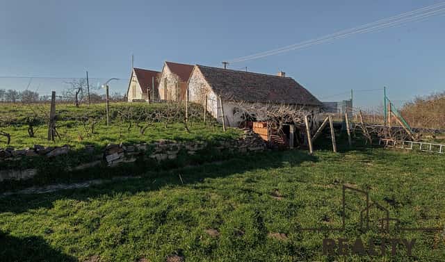 Prodej stavebního pozemku 450 m², Strachotice, okres Znojmo