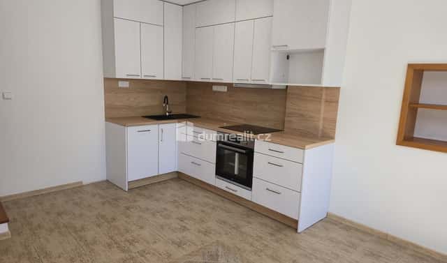Pronájem bytu 3+kk 74 m², Straky, okres Nymburk