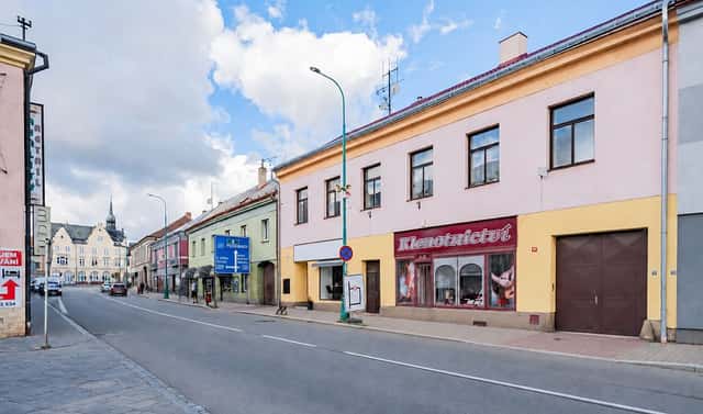 Prodej nájemního domu, činžáku 700 m², Klicperovo náměstí, Chlumec nad Cidlinou – Chlumec nad Cidlinou I, okres Hradec Králové