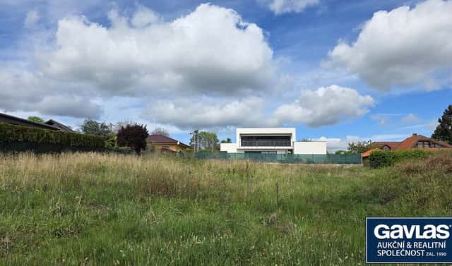 Prodej stavebního pozemku 1 266 m², Na Plazech, Davle – Sloup, okres Praha-západ