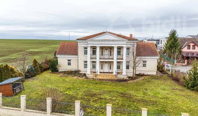 Prodej domu 485 m² s pozemkem 2 421 m², Na Homolkách, Vodochody – Hoštice, okres Praha-východ