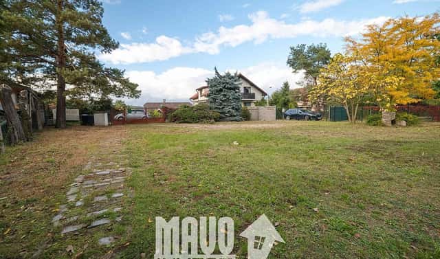 Prodej stavebního pozemku 700 m², U žlábku, Praha 5 – Lipence