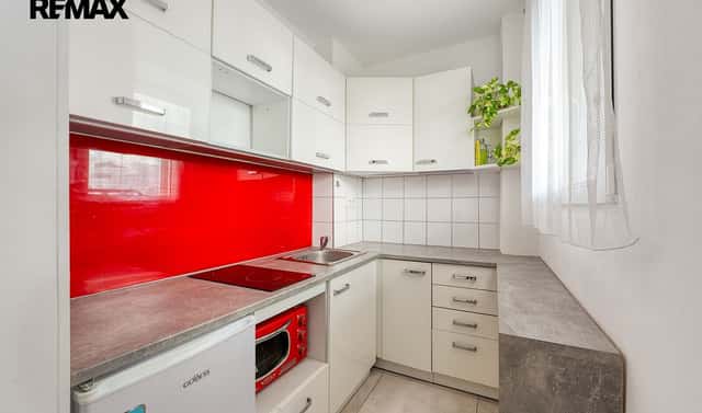 Prodej bytu 1+kk 37 m², Hrubínova, Hradec Králové – Pražské Předměstí