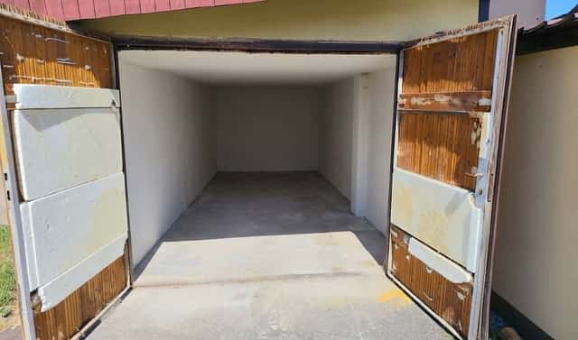 Prodej cihlová garáž 40 m2 na vl. pozemku, Jihlava