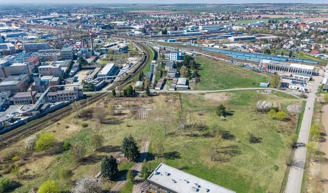 Prodej komerčního pozemku 7 896 m², Hradec Králové