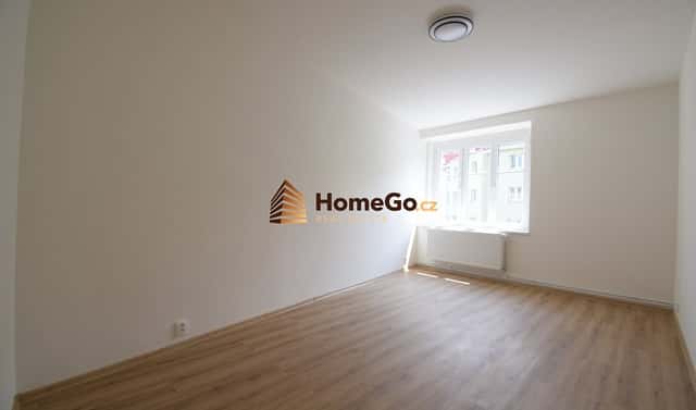 Pronájem bytu 1+kk 30 m², Žateckých, Praha 4 – Nusle