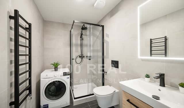 Pronájem bytu 1+kk 35 m², Průmyslová, Hradec Králové