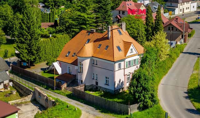 Prodej domu 550 m² s pozemkem 2 347 m², Velké Hamry, okres Jablonec nad Nisou