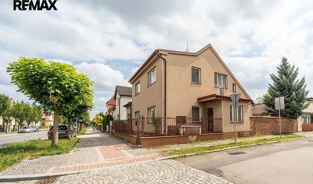 Prodej domu 294 m² s pozemkem 427 m², Tř. Jana Švermy, Pečky, okres Kolín