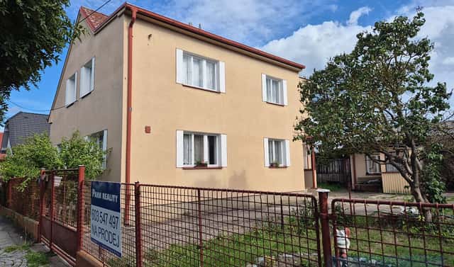 Prodej domu 140 m² s pozemkem 924 m², Obecní, Hradec Králové – Slatina