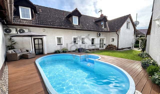 Prodej domu 239 m² s pozemkem 414 m², Prostřední, Hýskov, okres Beroun