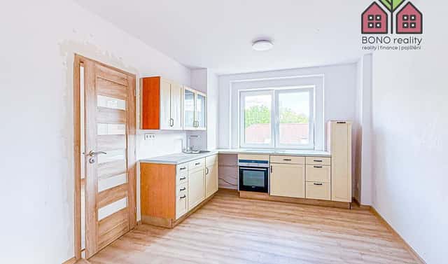Pronájem bytu 3+1 69 m², Dělnická, Trmice, okres Ústí nad Labem