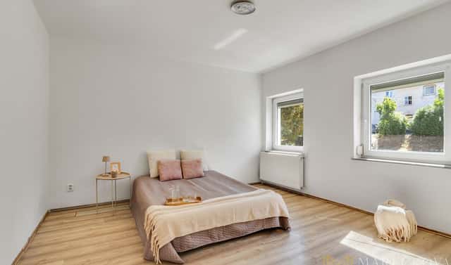 Prodej bytu 2+1 37 m², Husova třída, Holýšov, okres Plzeň-jih