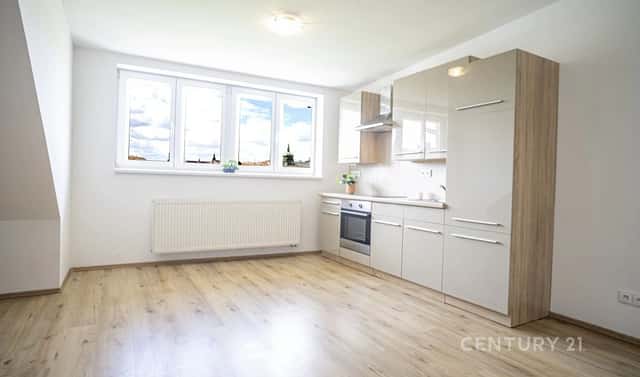 Pronájem bytu 3+kk 74 m², Stojanova, Znojmo