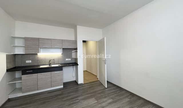Pronájem bytu 1+kk 20 m², J. Palacha, Břeclav