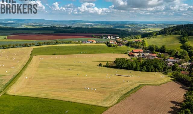 Prodej pole 29 192 m², Neveklov, okres Benešov
