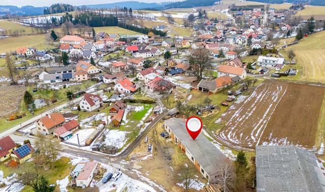 Prodej komerčního pozemku 1 810 m², Nové Město na Moravě – Jiříkovice, okres Žďár nad Sázavou