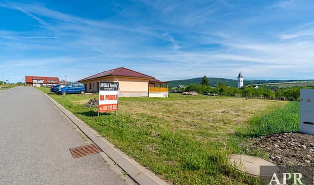 Prodej stavebního pozemku 1 145 m², Suchá Loz, okres Uherské Hradiště
