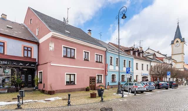 Prodej obchodních prostor 425 m², Staré nám., Ostrov, okres Karlovy Vary