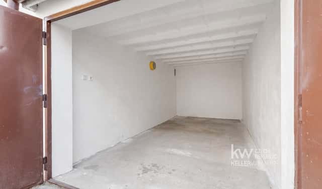 Prodej garáže 15 m2 s pozemkem 19 m2, Pelhřimov