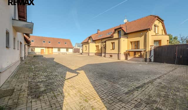 Prodej domu 1 145 m² s pozemkem 5 268 m², Petříkov – Radimovice, okres Praha-východ