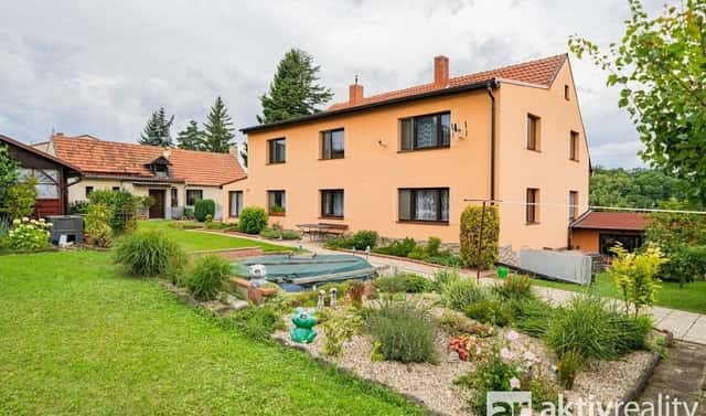 Prodej domu 225 m² s pozemkem 904 m², Vodochody, okres Praha-východ