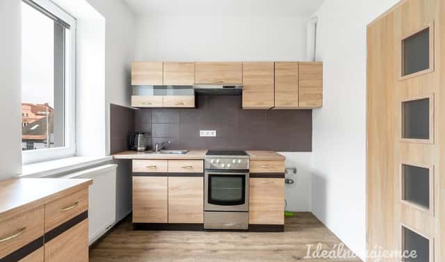 Pronájem bytu 1+kk 24 m², Salačova, Praha 10 – Uhříněves