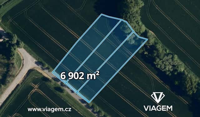 Prodej pole 1 328 m², Kroměříž