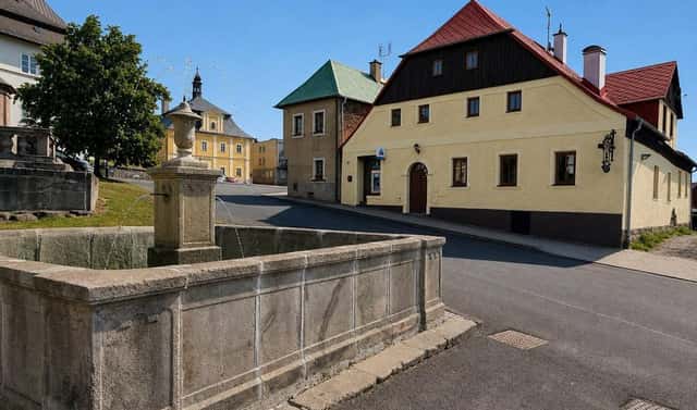 Prodej domu 600 m² s pozemkem 452 m², Masarykovo náměstí, Teplá, okres Cheb