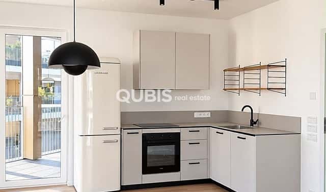 Pronájem bytu 3+kk 119 m², Zvěřinova, Praha 3