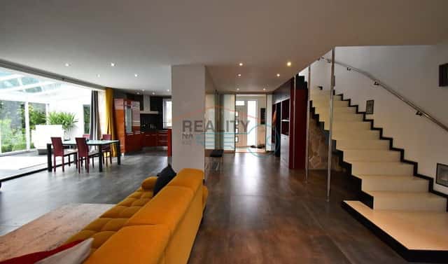 Prodej domu 170 m² s pozemkem 815 m², Na Homolkách, Vodochody – Hoštice, okres Praha-východ