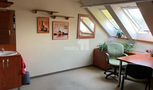 Pronájem obchodních prostor 17 m², Chebská, Karlovy Vary – Dvory