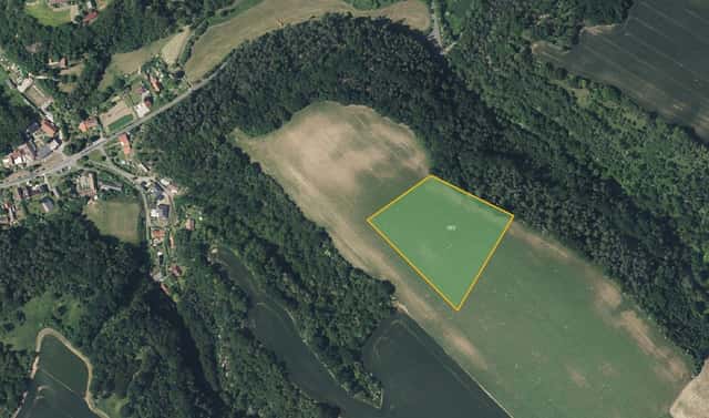 Prodej pole 25 810 m², Vysoká – Chodeč, okres Mělník