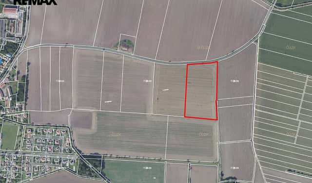 Prodej pole 34 185 m², Bobnice, okres Nymburk