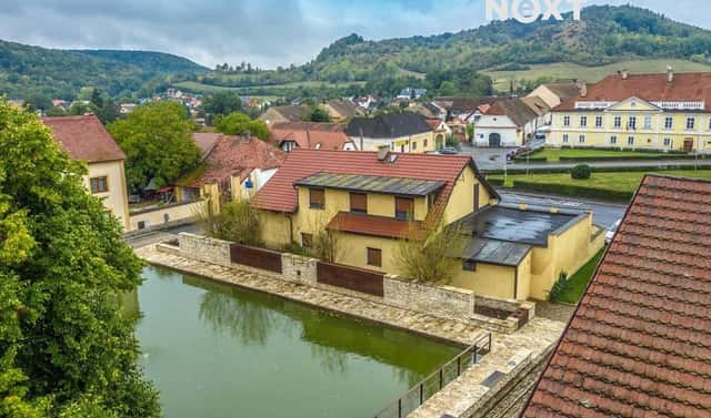 Prodej domu 416 m² s pozemkem 419 m², náměstí Kněžny Ludmily, Tetín, okres Beroun