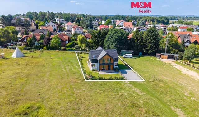 Prodej stavebního pozemku 730 m², Hradec Králové – Roudnička