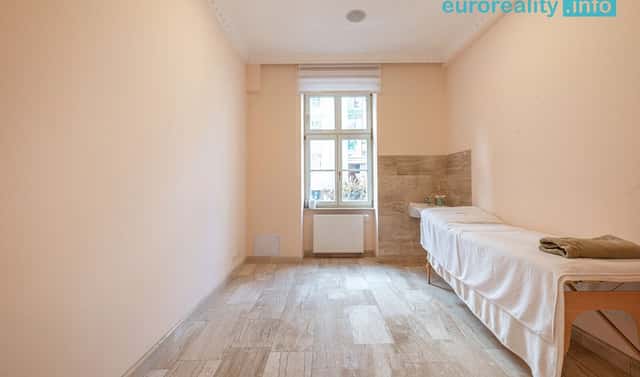 Pronájem obchodních prostor 20 m², Zámecký vrch, Karlovy Vary
