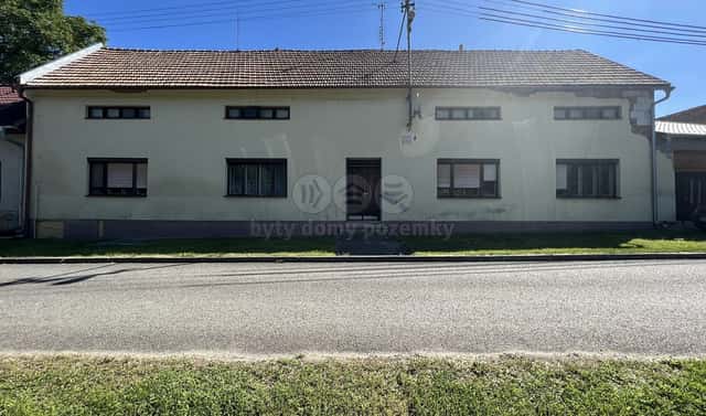 Prodej domu 333 m² s pozemkem 3 207 m², Roštín, okres Kroměříž