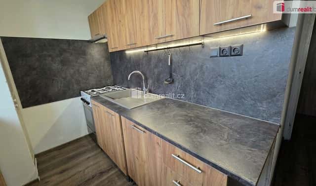 Pronájem bytu 3+1 61 m², Mlýnská, Zlín – Malenovice