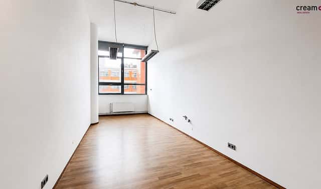 Pronájem kanceláře 28 m², J. A. Bati, Zlín