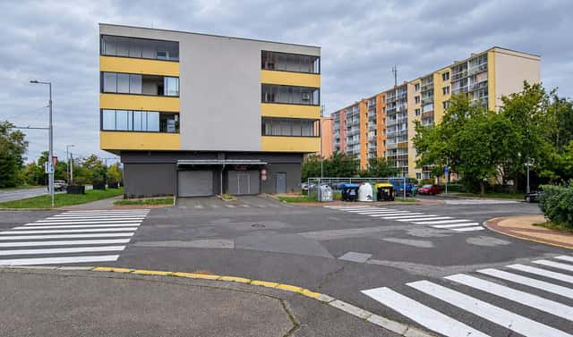 Prodej nadstandardního garážového stání 18 m2 ELEMENT LETŇANY, Tupolevova, Praha 9 – Letňany