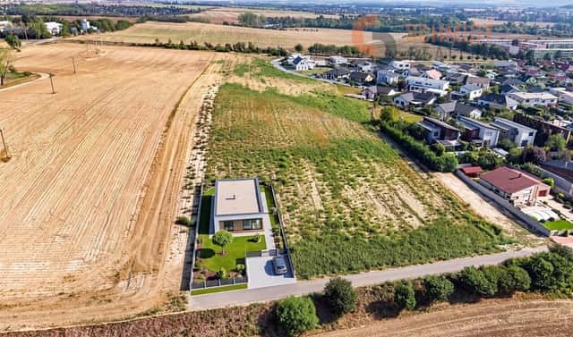 Prodej stavebního pozemku 988 m², Pod Střediskem, Hrušovany u Brna, okres Brno-venkov