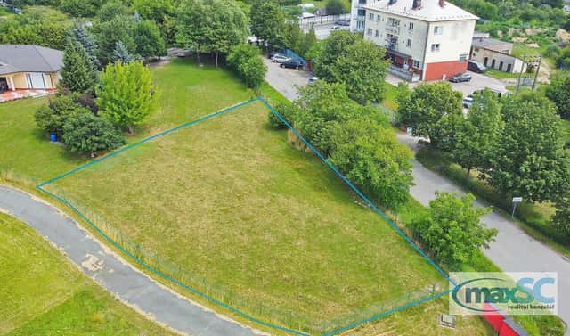 Prodej stavebního pozemku 976 m², Pod Parkem, Holice, okres Pardubice