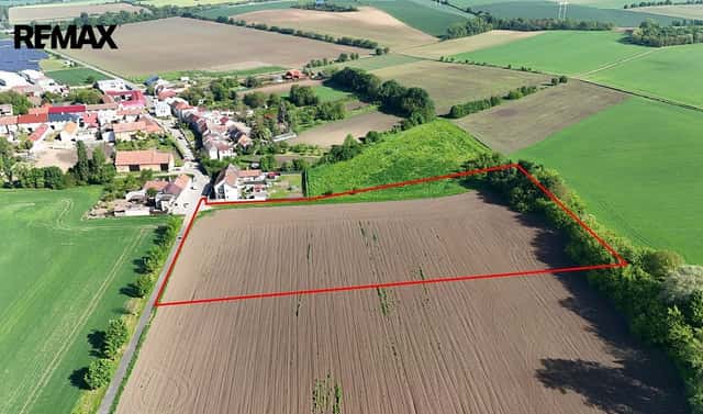 Prodej pole 13 726 m², Bystročice, okres Olomouc