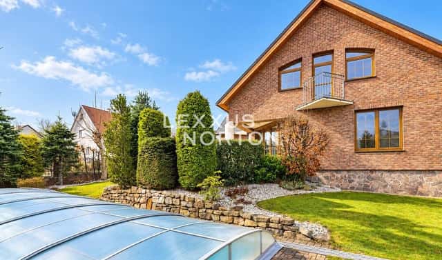 Pronájem domu 384 m² s pozemkem 903 m², Druhého odboje, Praha 6 – Nebušice